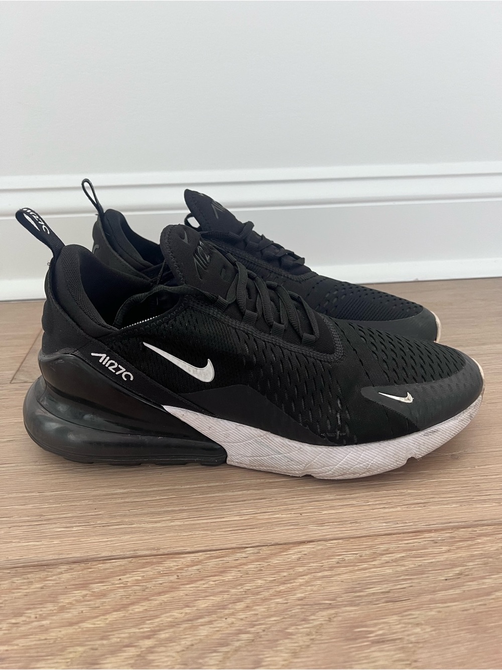 Nike Air Max 270 Men's Size 11.5 Black White Shoe Sneakers AH8050-002 - Picture 1 of 10
